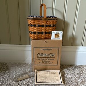 Longaberger Collectors Club Bread & Milk Basket. 2000 edition.
